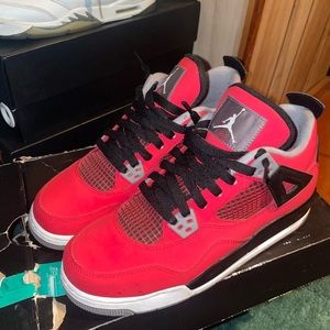 Jordan 4 toro size 7y sellin on stockx for 700+ if u can find your size instock